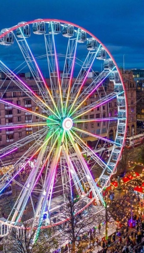 Big wheel in Edinburgh at night